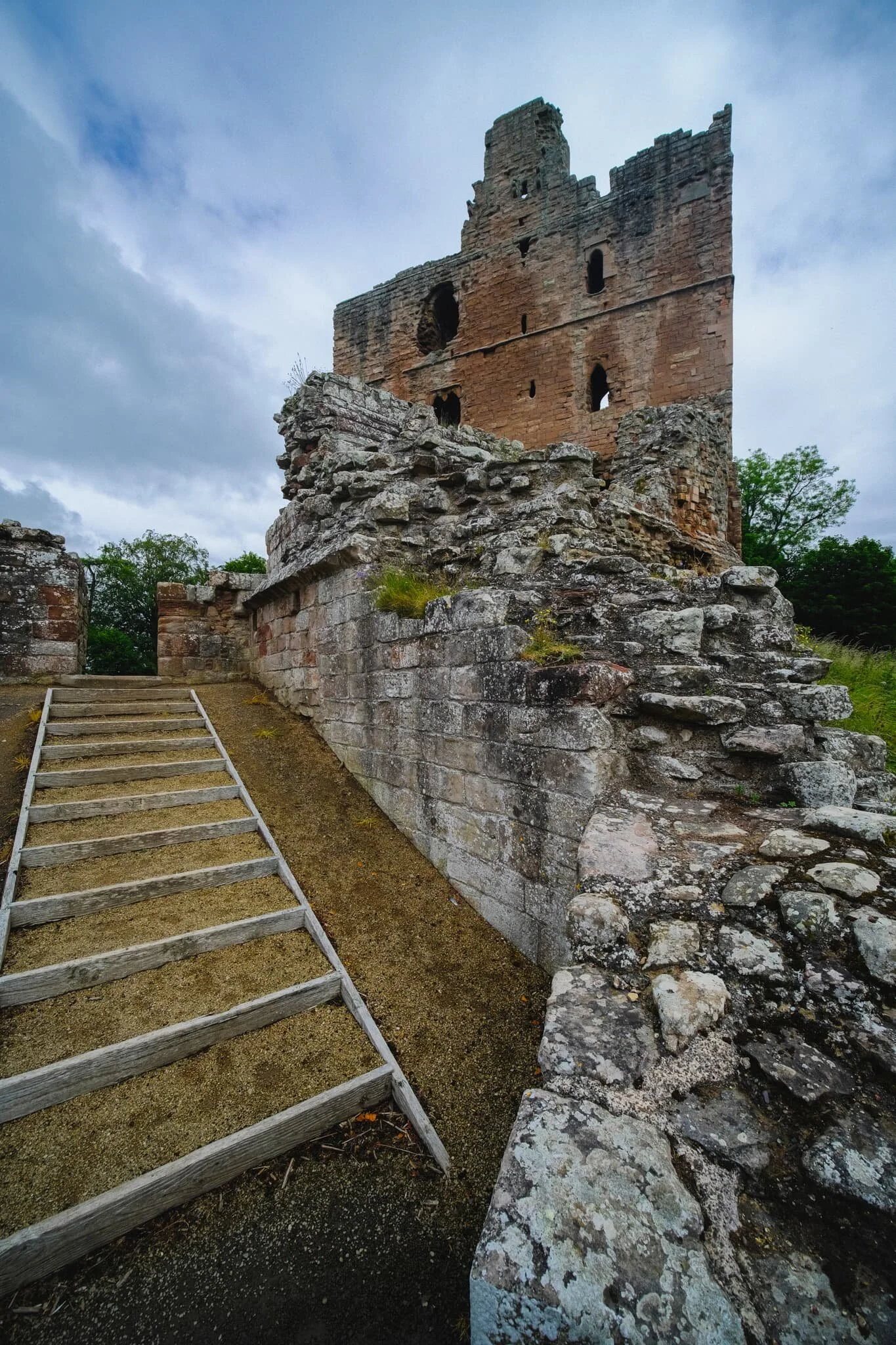 The site and castle is now taken care of by English Heritage, who’ve made access to the area free and have helped maintained accessibility of this historic treasure.