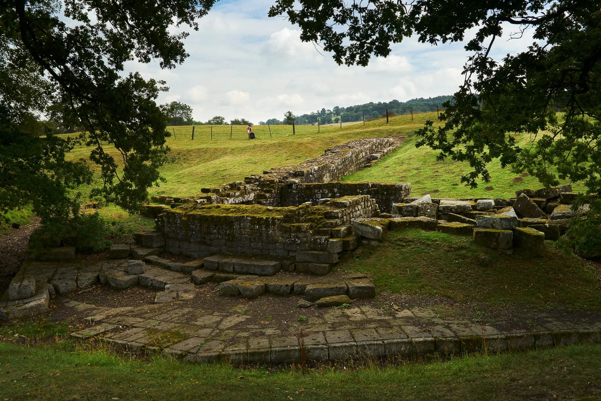 The site in all its summery glory. The river used to come right up to the tower, but in the intervening 2,000 years it’s moved west about 60-odd feet, leaving these ruins dry.