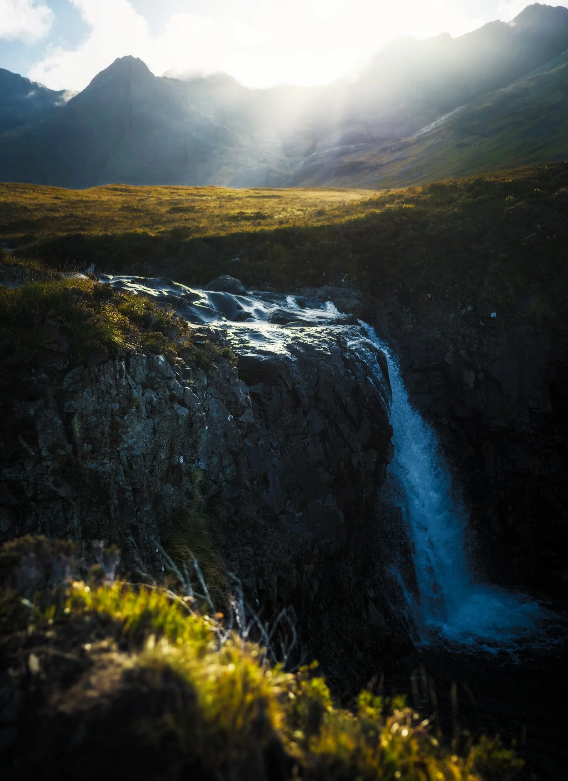 This is one of the bigger waterfalls of the Fairy Pools. The photo is comprised of 6 landscape frames, shot top to bottom, and merged into a single “bokehrama”.