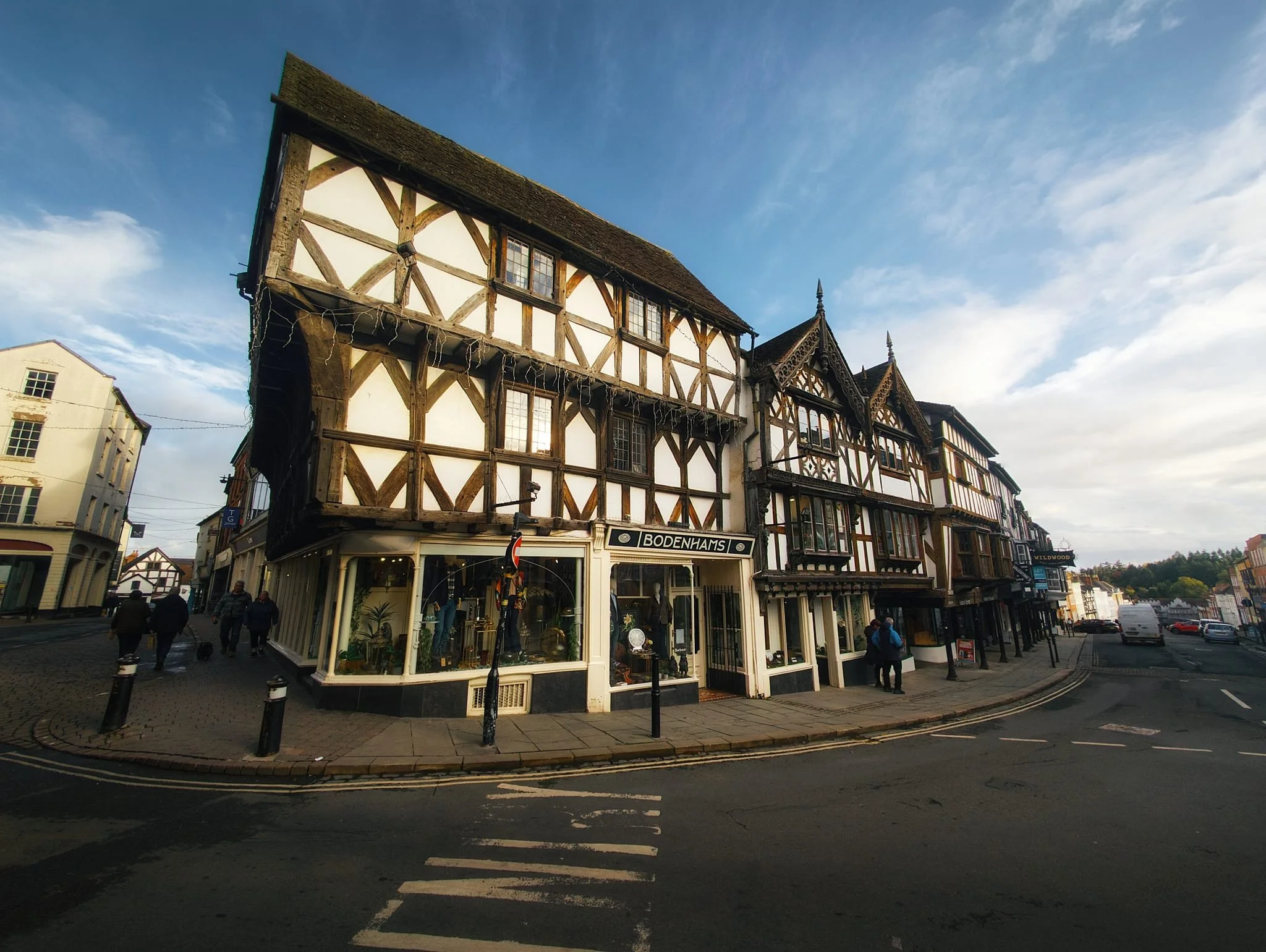At the junction of Broad Street with High Street and Church Street, an ultra-wide composition reveals the wider context of Broad Street’s beautiful buildings, a lot of which are still in use.