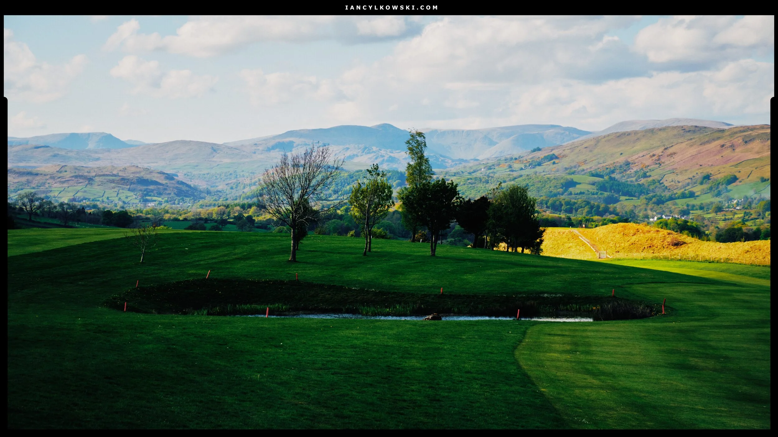 Once you round the shoulder of Helsfell Nab it’s further up until you reach Kendal Fell and its golf course.