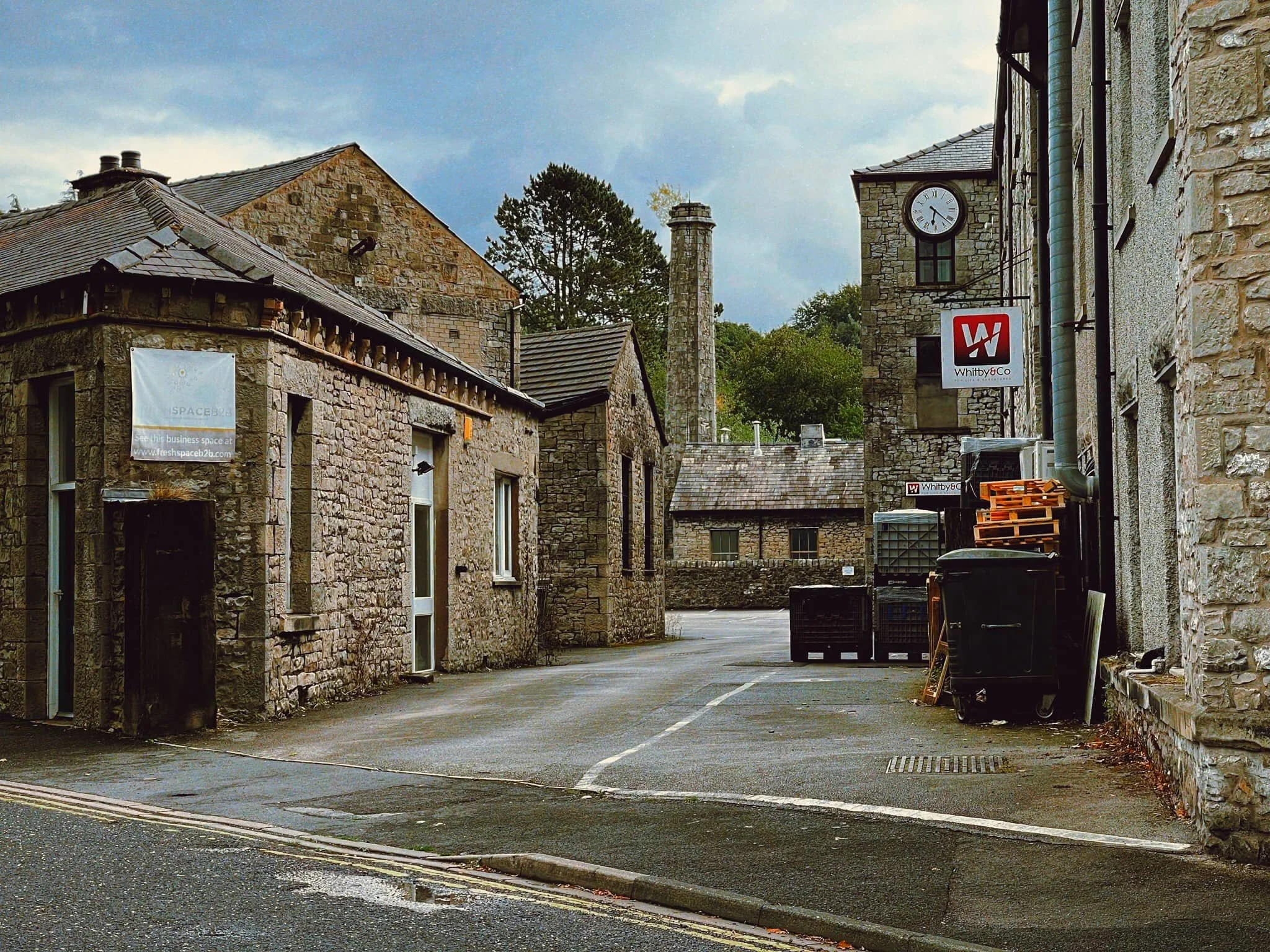Plenty of mills, warehouses, and old factories around Little Aynam and Canal Head, a testament to Kendal’s history as an important trader and manufacturer.