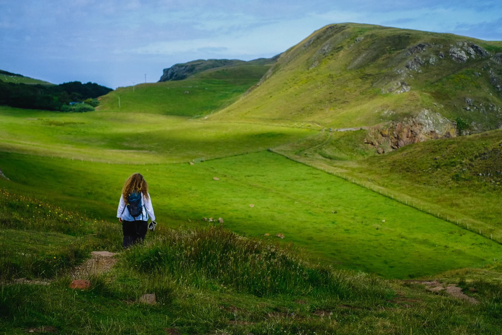 Onward from Wuddy Rocks, we aim towards the main headland of St. Abb’s Head itself. The shadows of clouds glide across the golden farmland below.