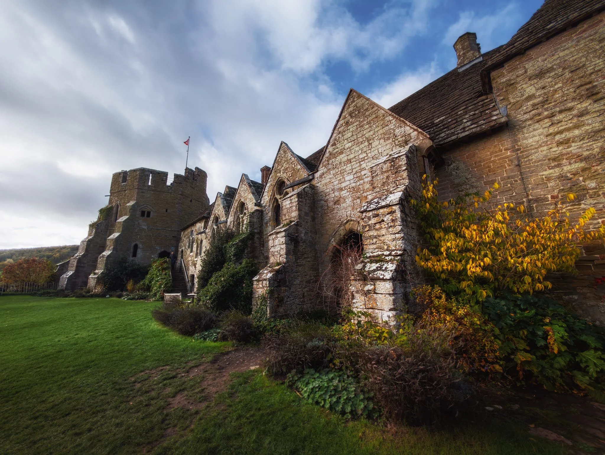 As the light dipped and softened, it pulled out all the gorgeous textures and shapes around the front of the castle. Here you’re just outside the entrance to the Hall, with the South Tower visible in the background.
