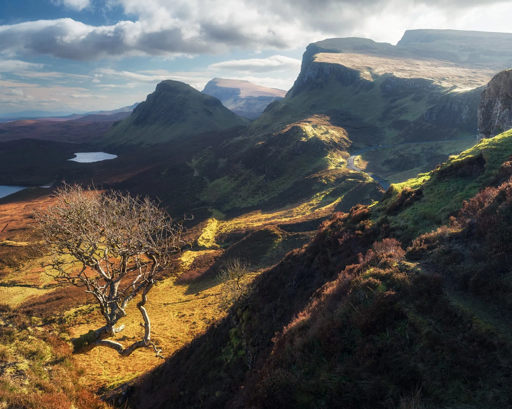 One of the classic views of the Quiraing. It’s been done numerous times, of course, and often better than what I can manage. Nevertheless, I refuse to let another opportunity pass by. It’s such a wonderful scene.