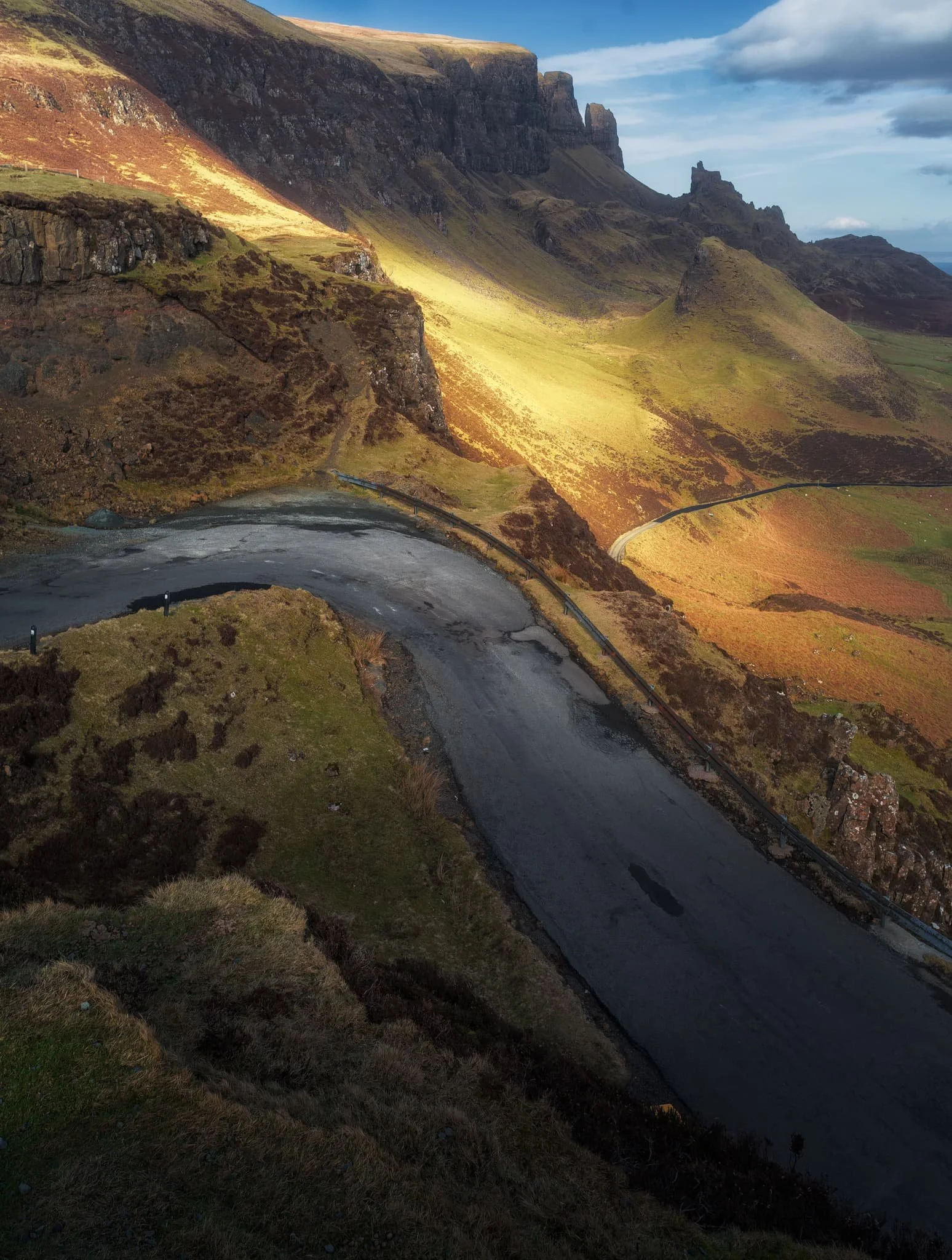 The more “tourist-friendly” way around the Quiraing has seen a lot of infrastructure improvements over the years, including a new car park at the top and better road surfacing. There’s also a new viewing platform, giving people an easy way to get these views.