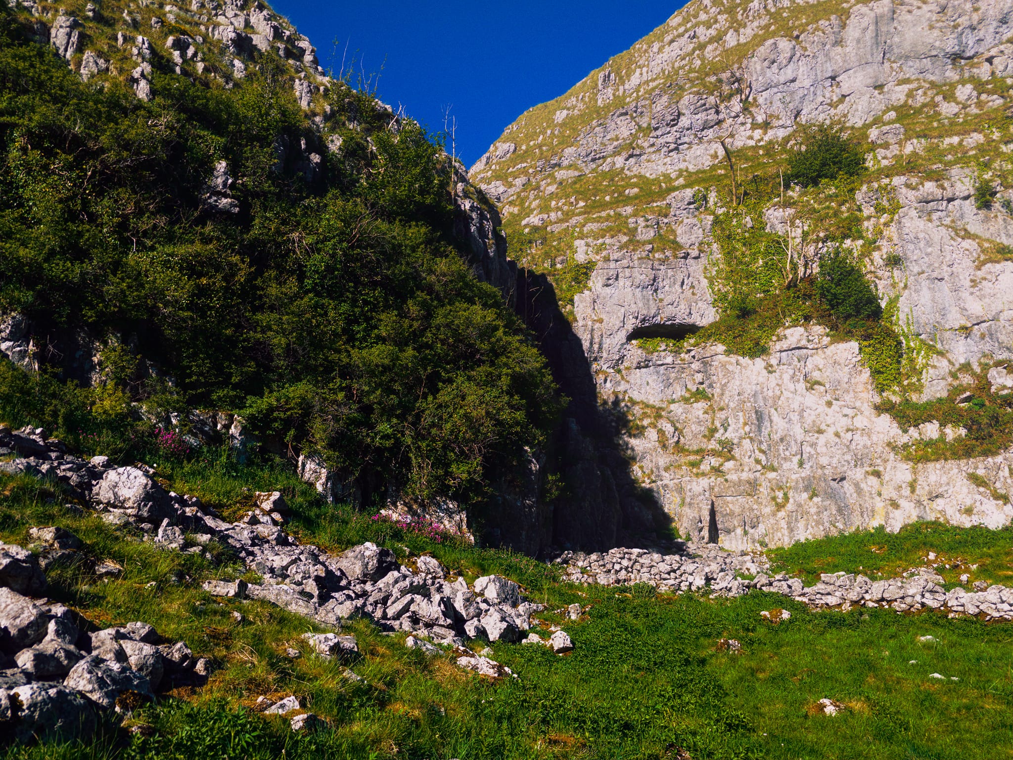 Here&rsquo;s where the waterfall would&rsquo;ve been. Nowadays dry as a bone, and provides a nice little option for rock climbers.
